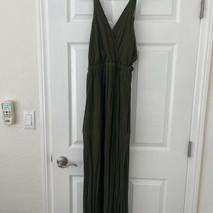 LULUS Long Maxi dress Olive Green